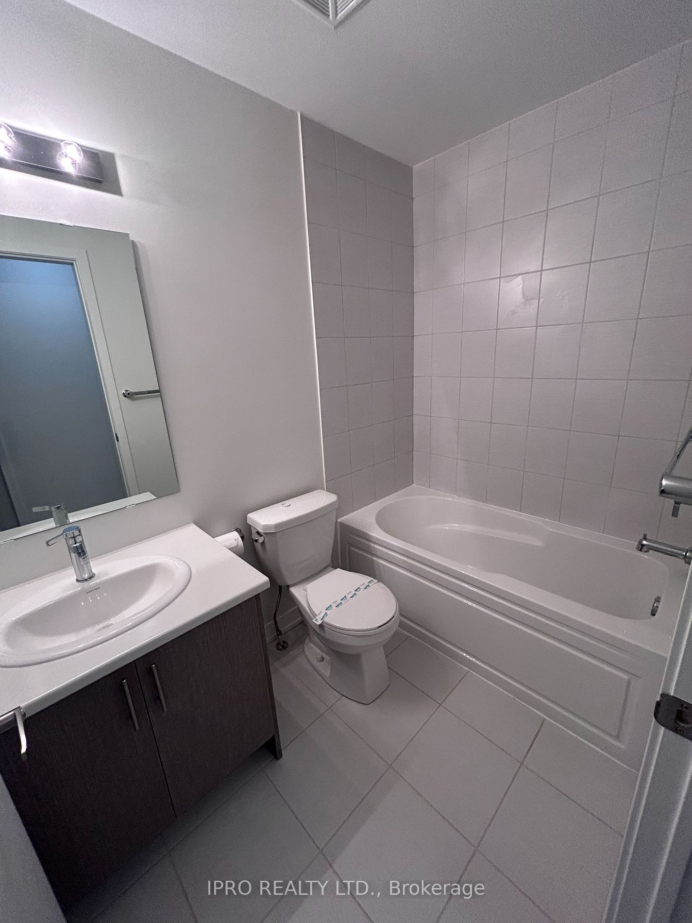 3415 Ridgeway Drive #4