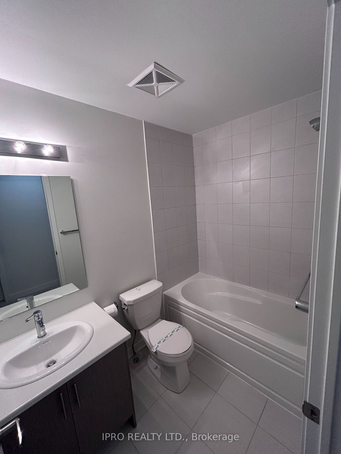 3415 Ridgeway Drive #4