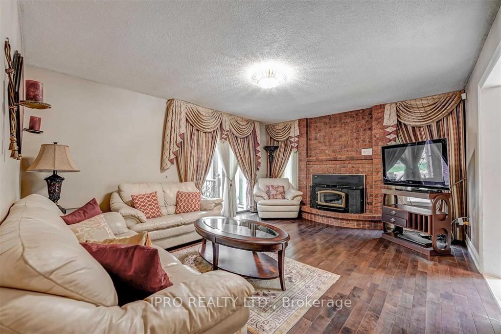 4326 Bridlepath Trail