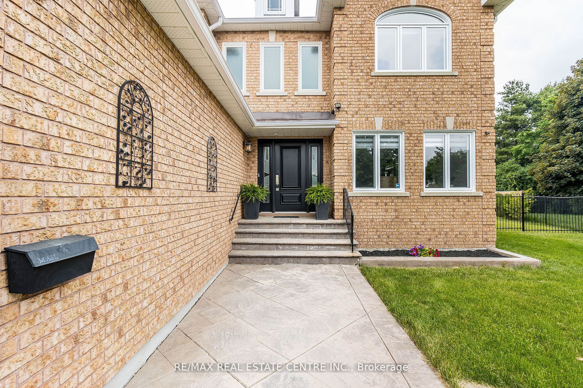 53 Samuel Crescent