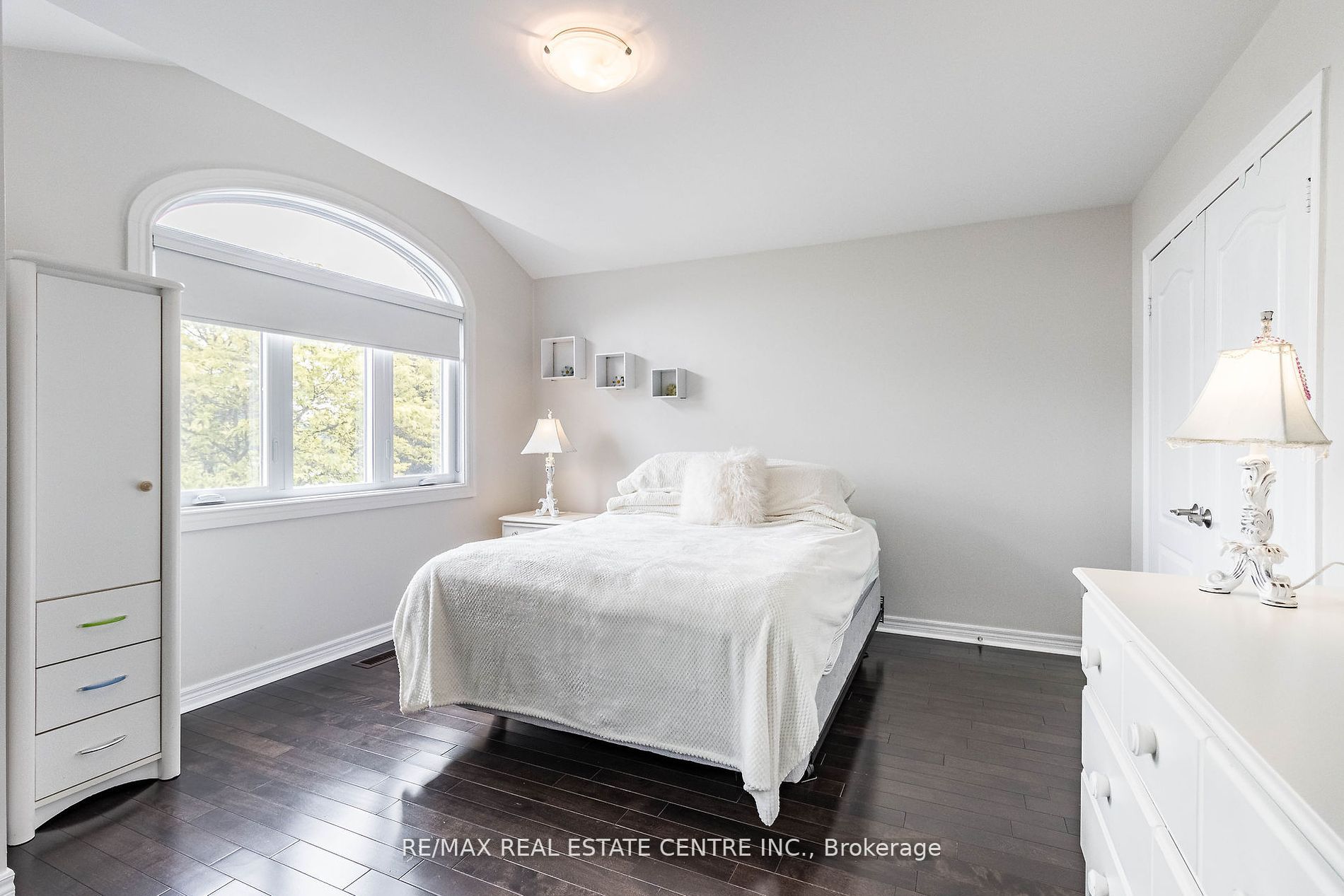 53 Samuel Crescent