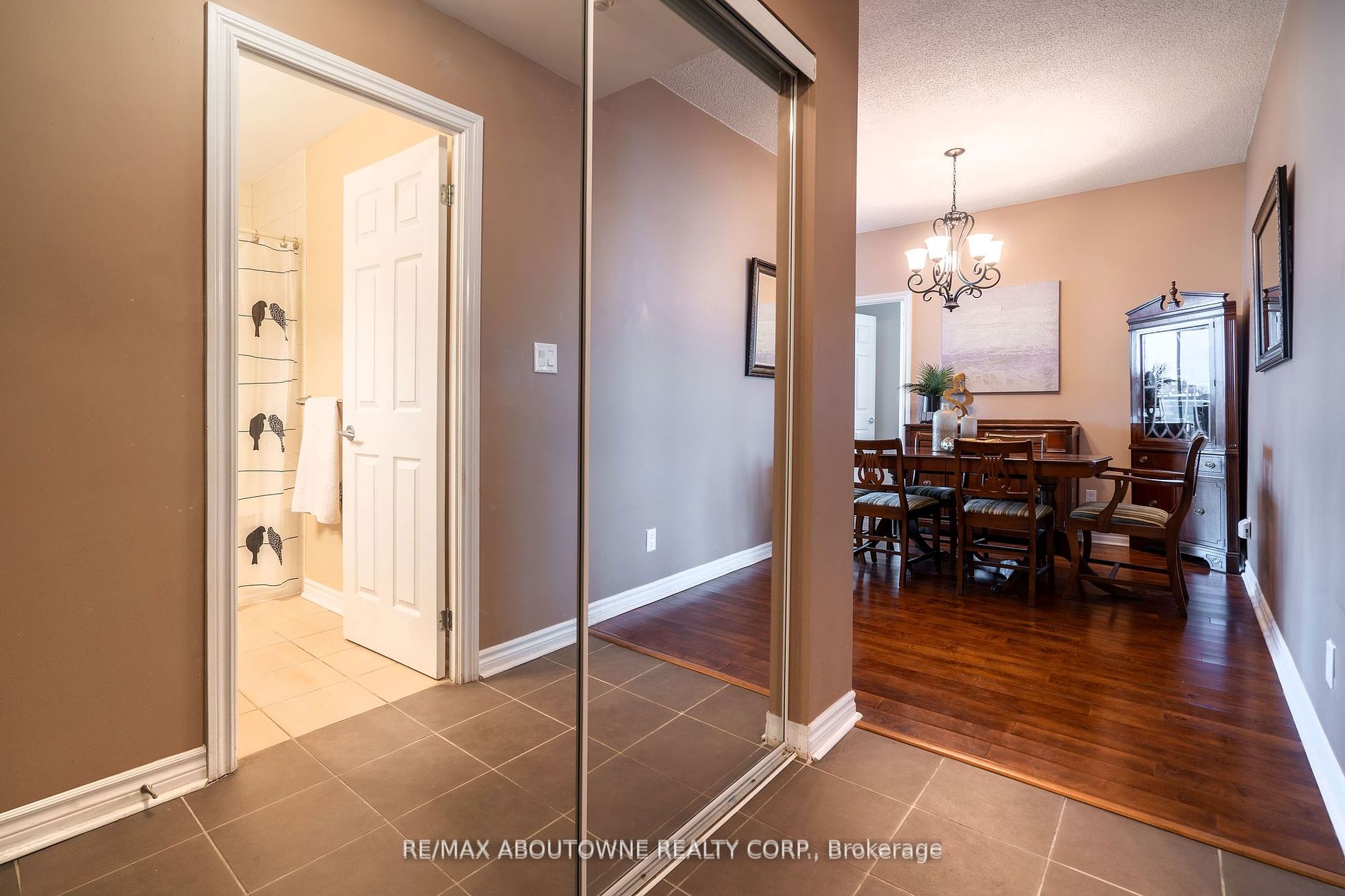 3504 Hurontario St, #505