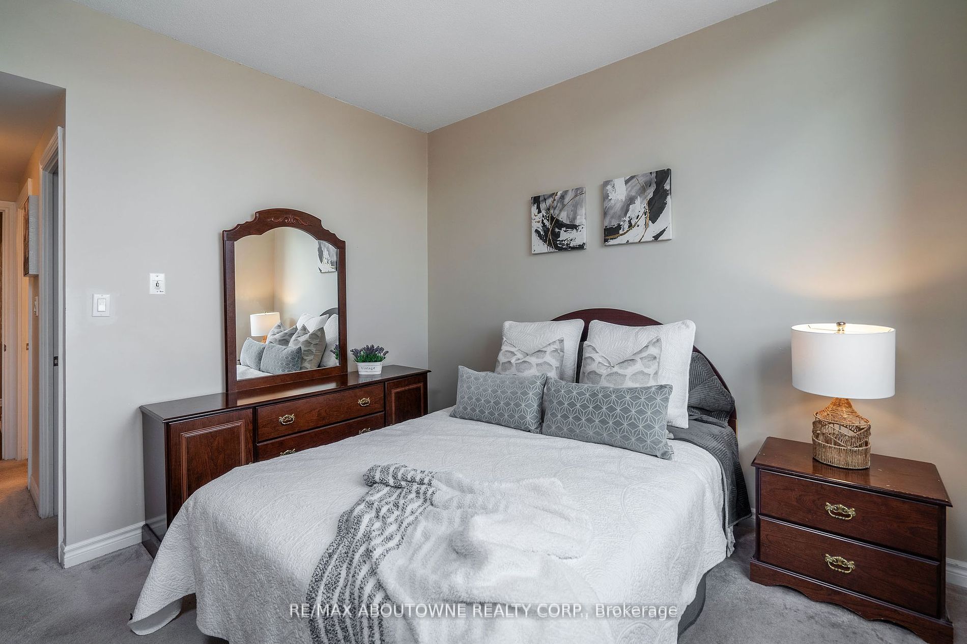3504 Hurontario St, #505