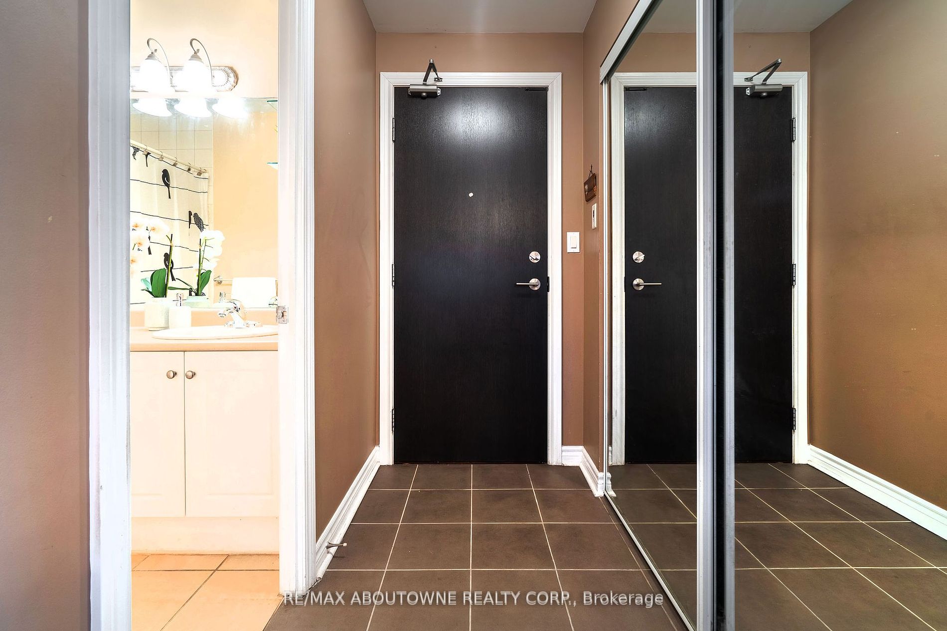 3504 Hurontario St, #505
