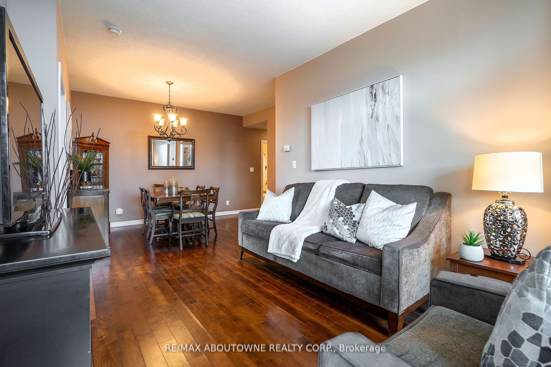 3504 Hurontario St, #505