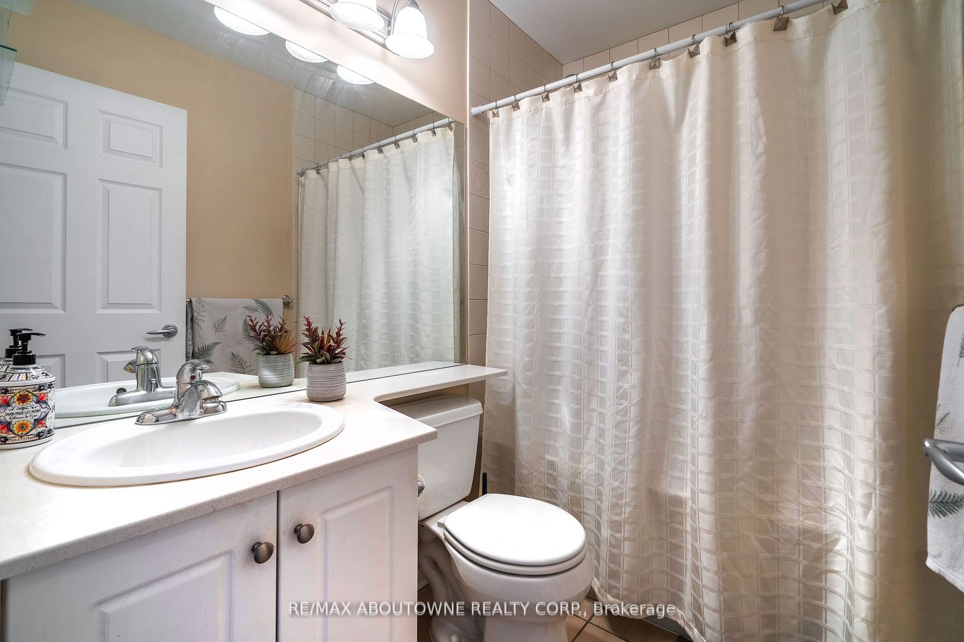 3504 Hurontario St, #505