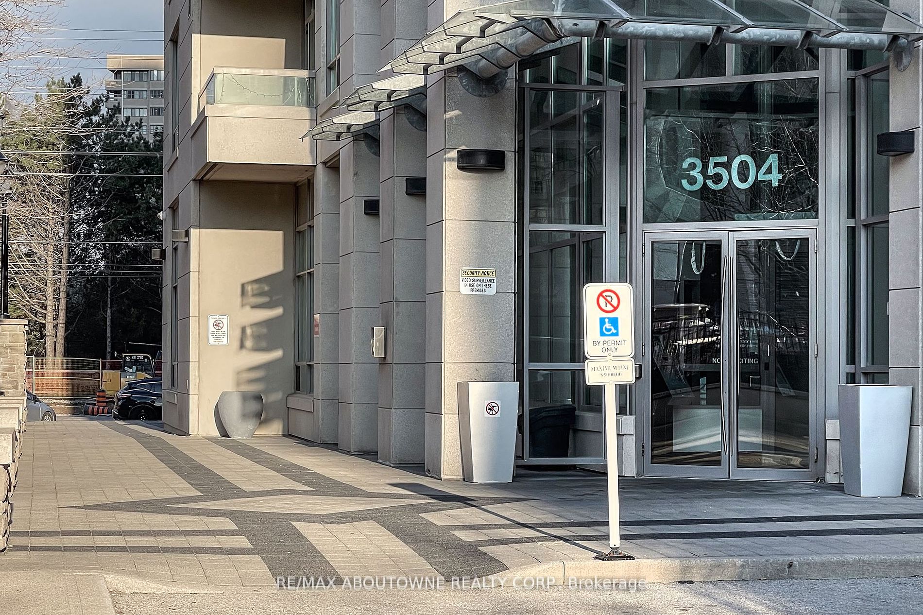 3504 Hurontario St, #505