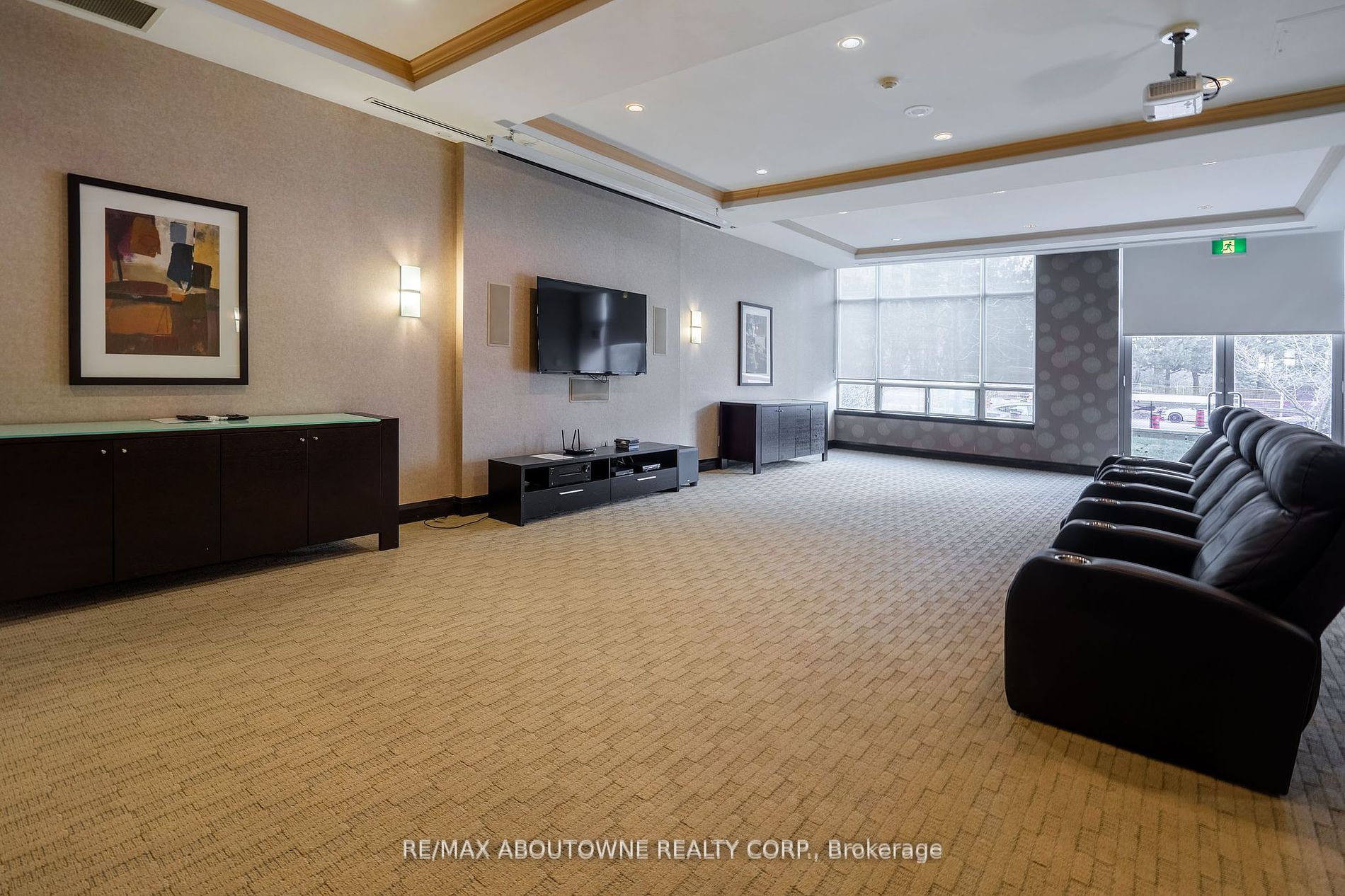 3504 Hurontario St, #505