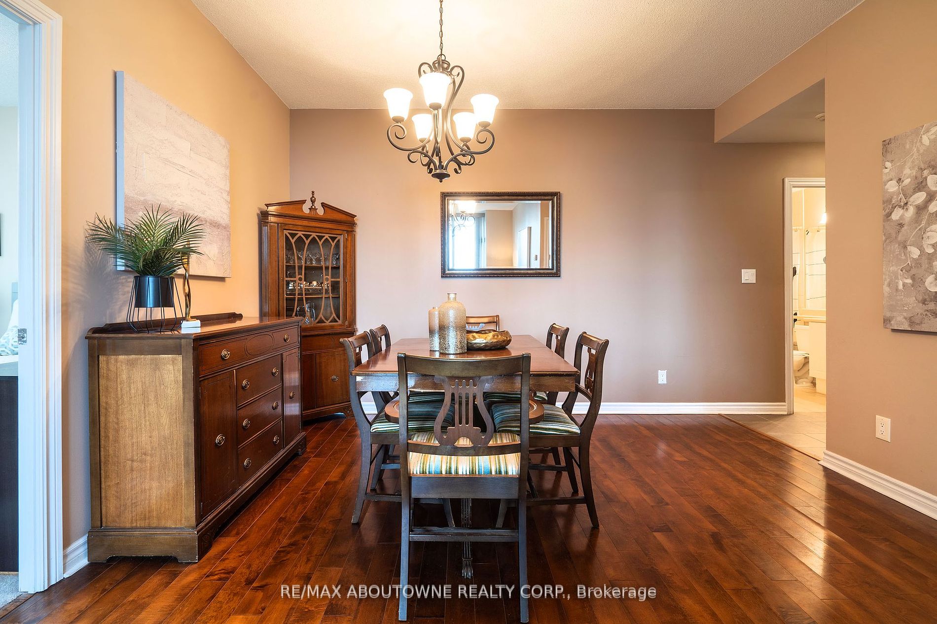 3504 Hurontario St, #505