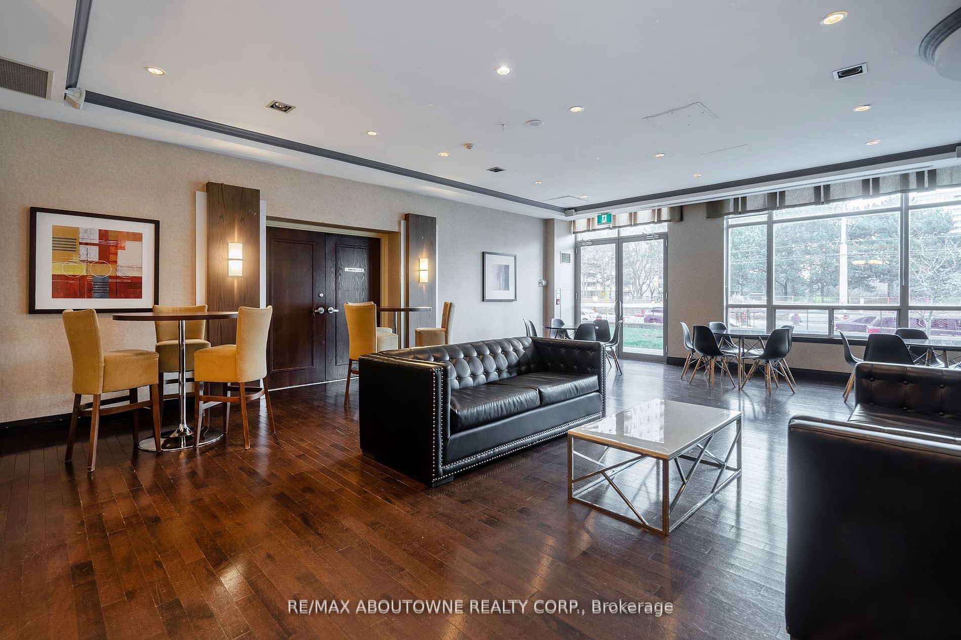 3504 Hurontario St, #505