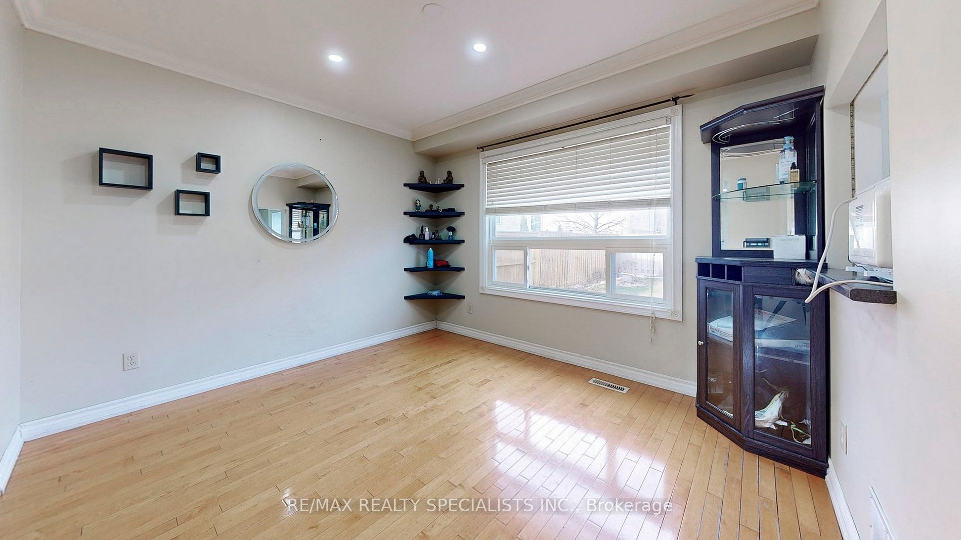 30 Myrtle Crt