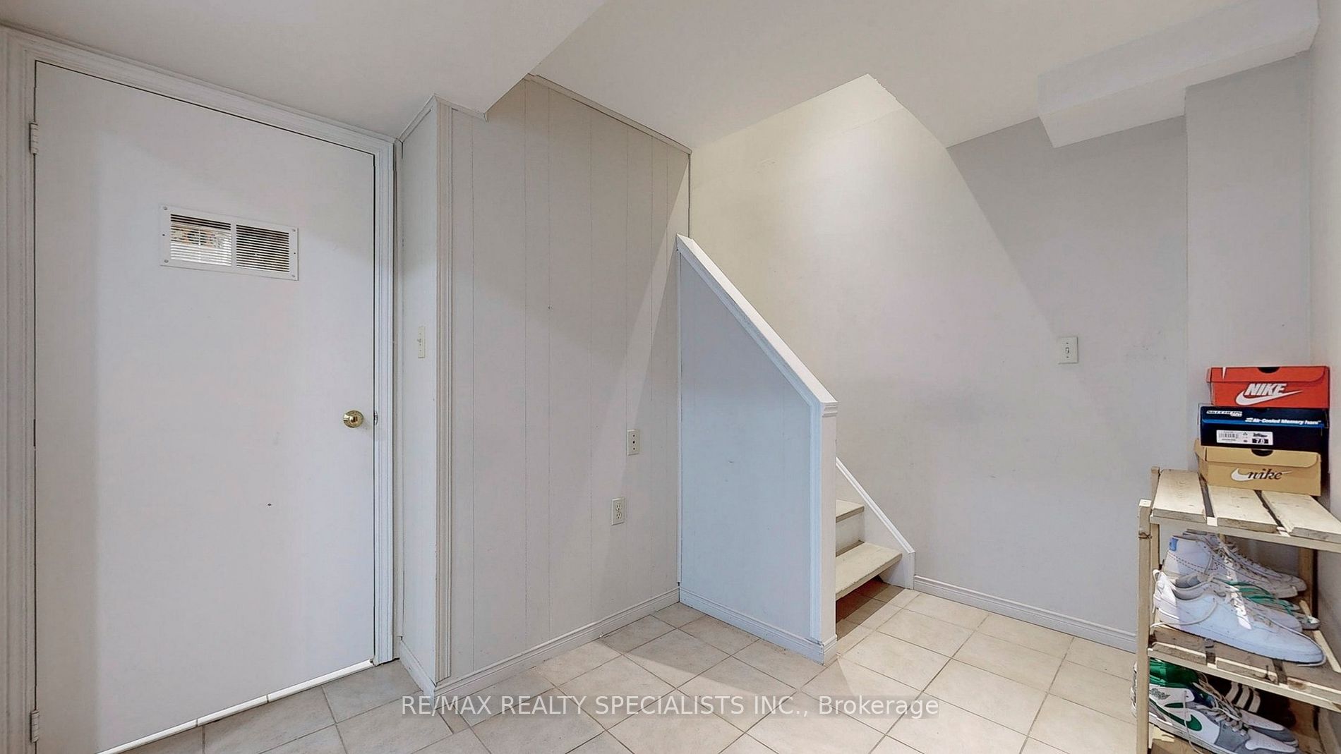 30 Myrtle Crt