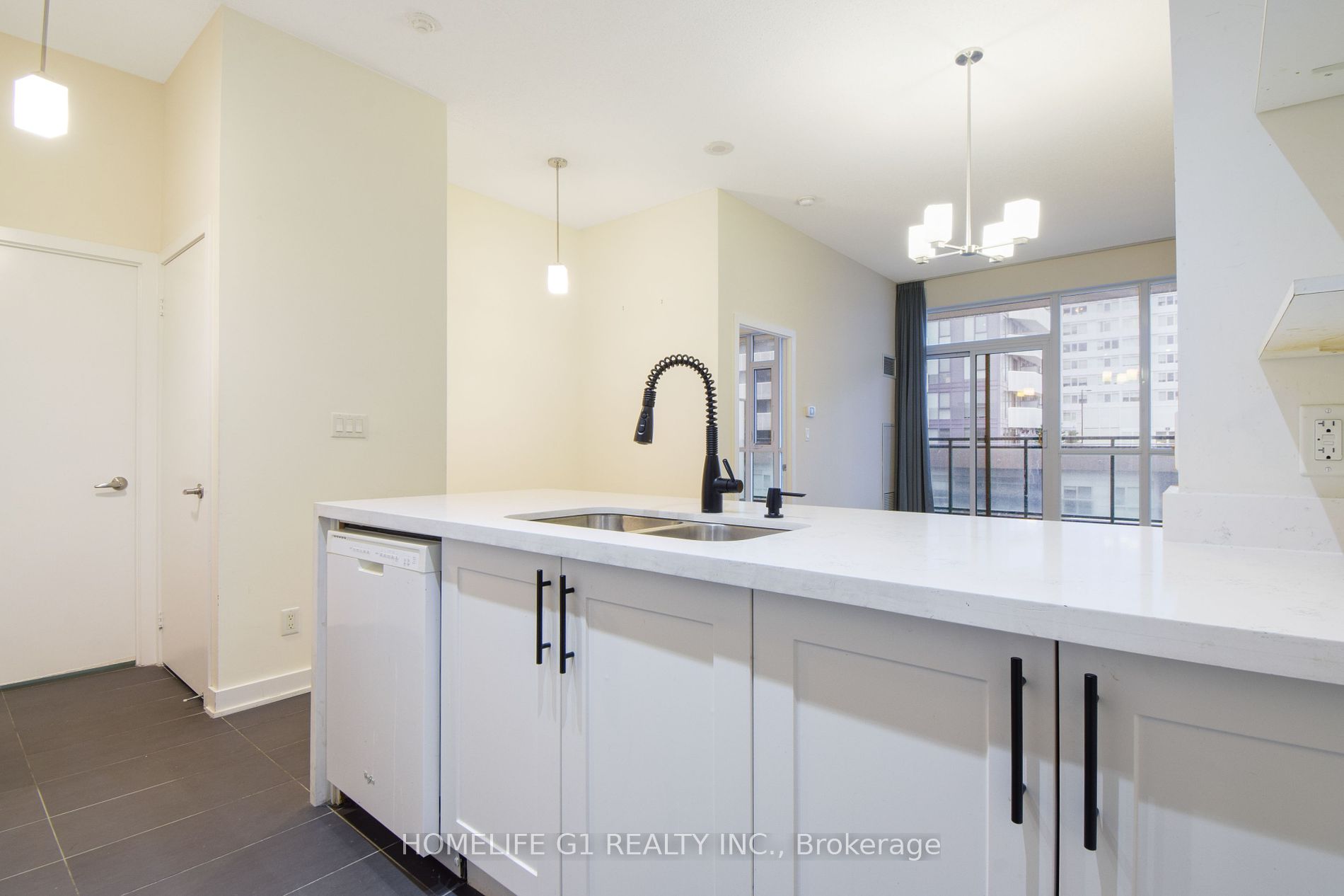 4070 Confederation Pkwy, #606