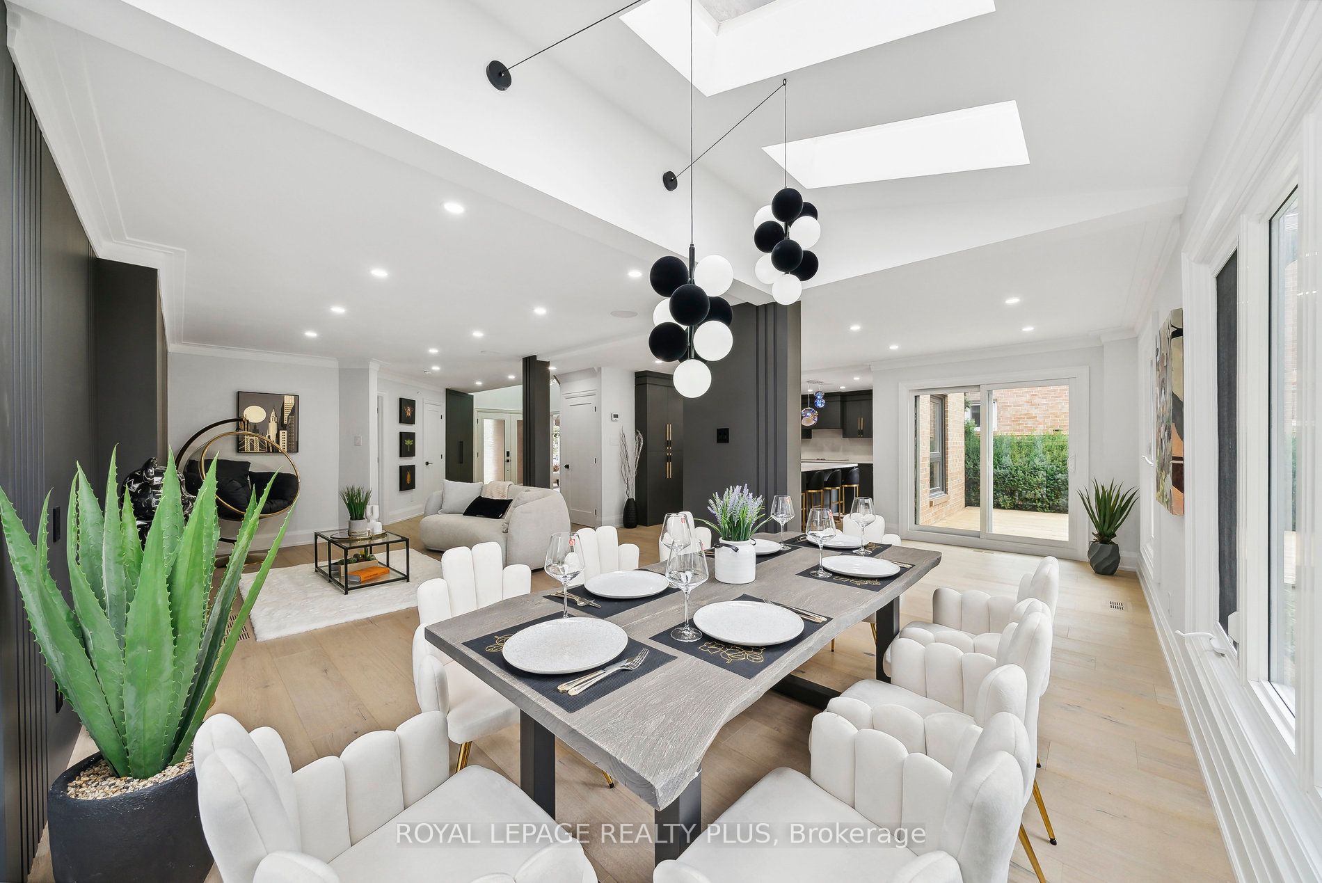 4344 Dallas Court