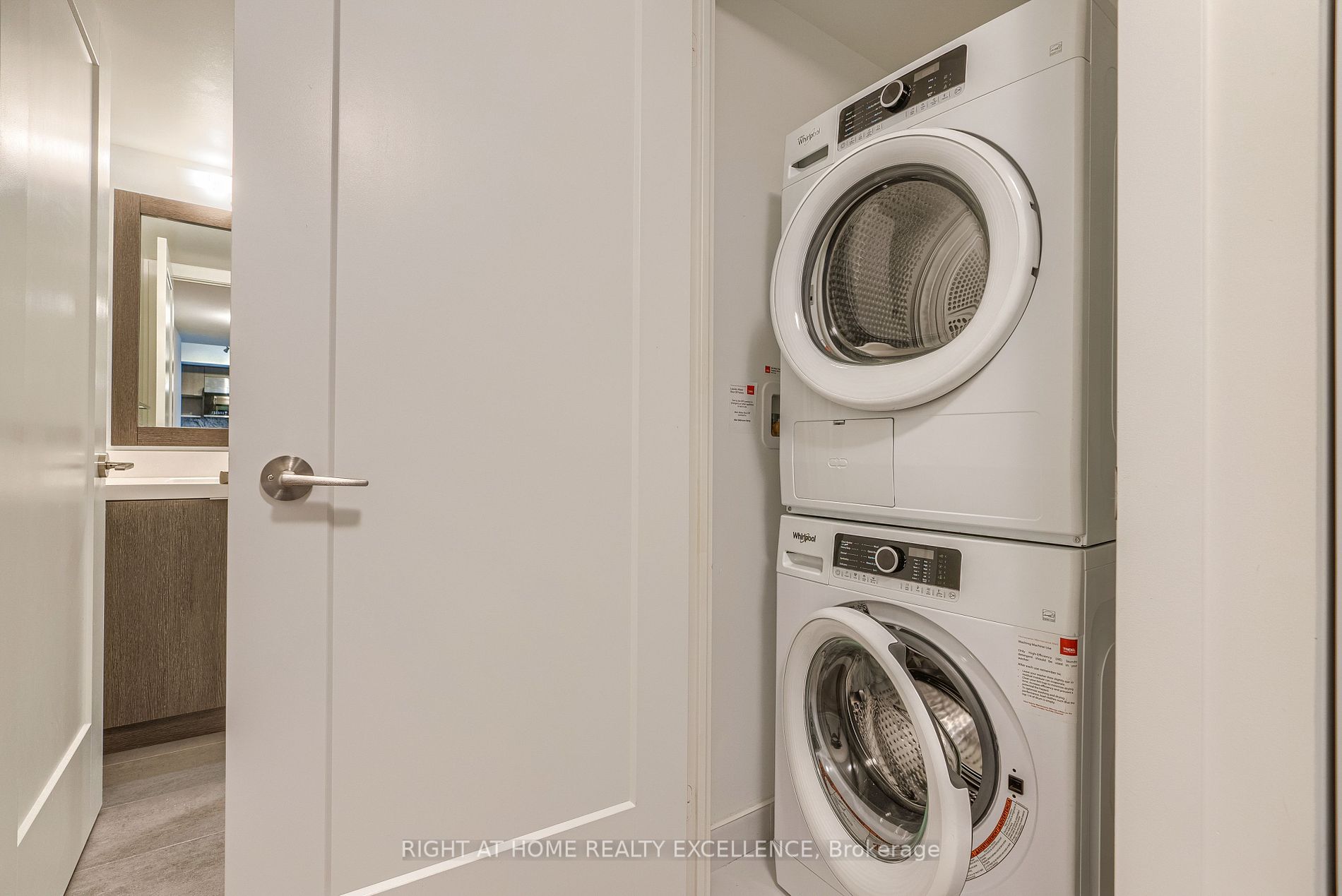 9 Mabelle Avenue #2420