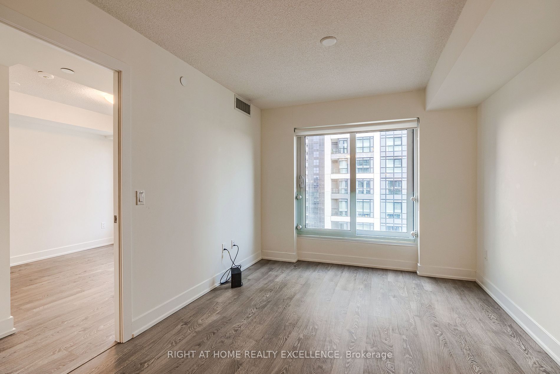9 Mabelle Avenue #2420
