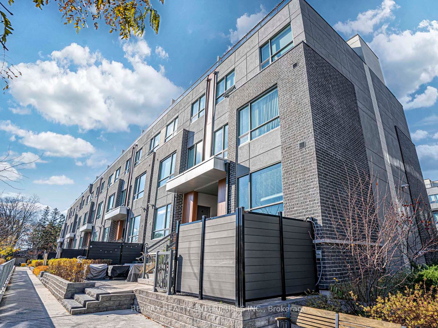 650 Atwater Avenue, #16