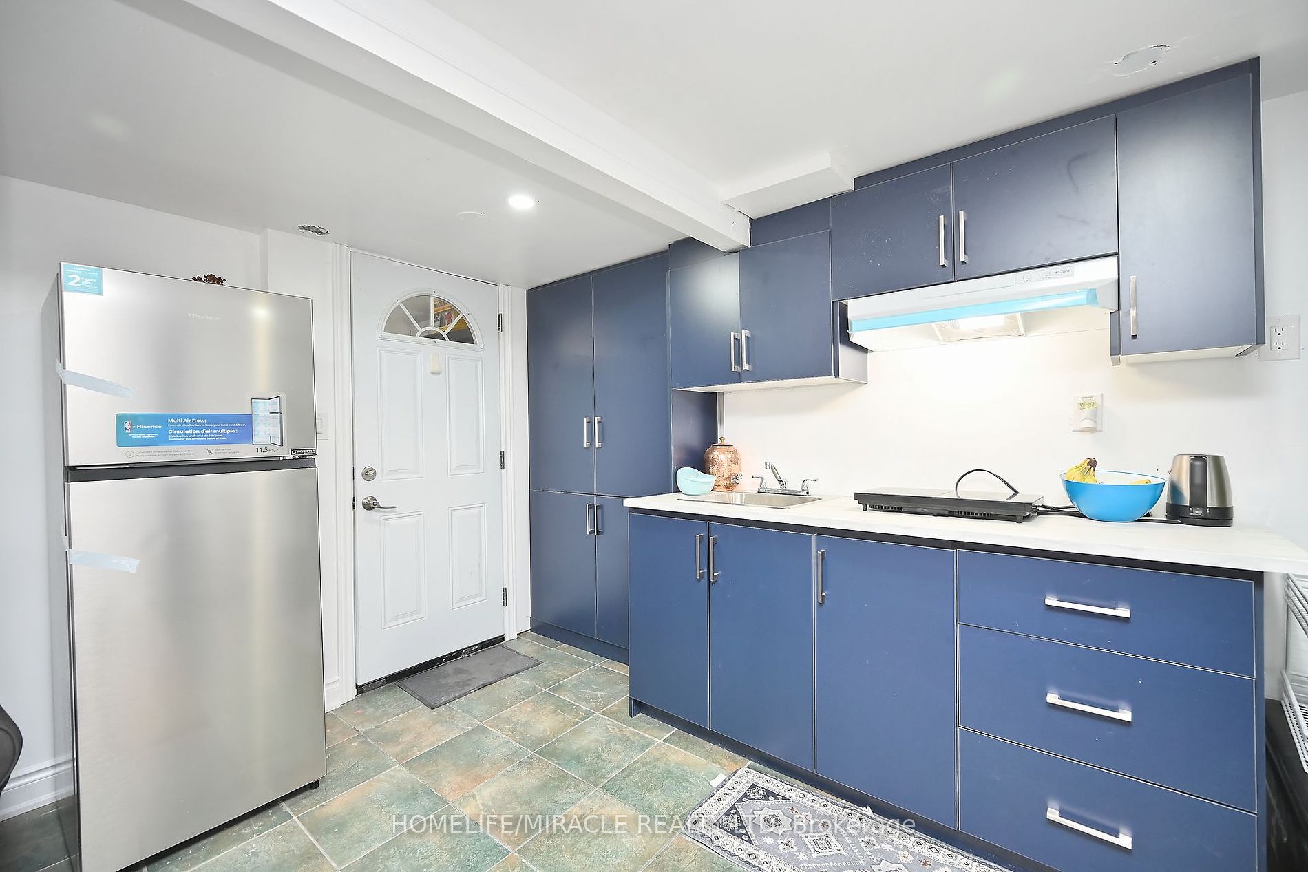 48 Grand Valley Dr