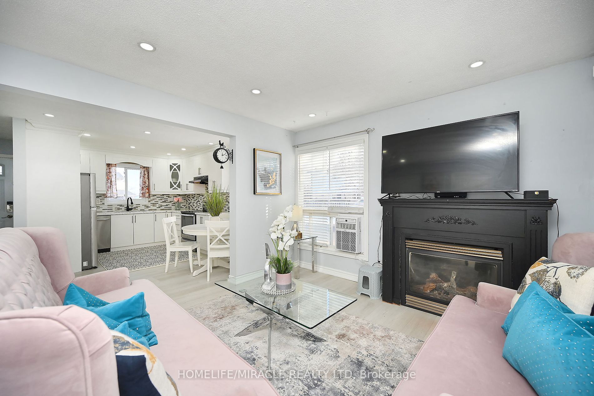 48 Grand Valley Dr