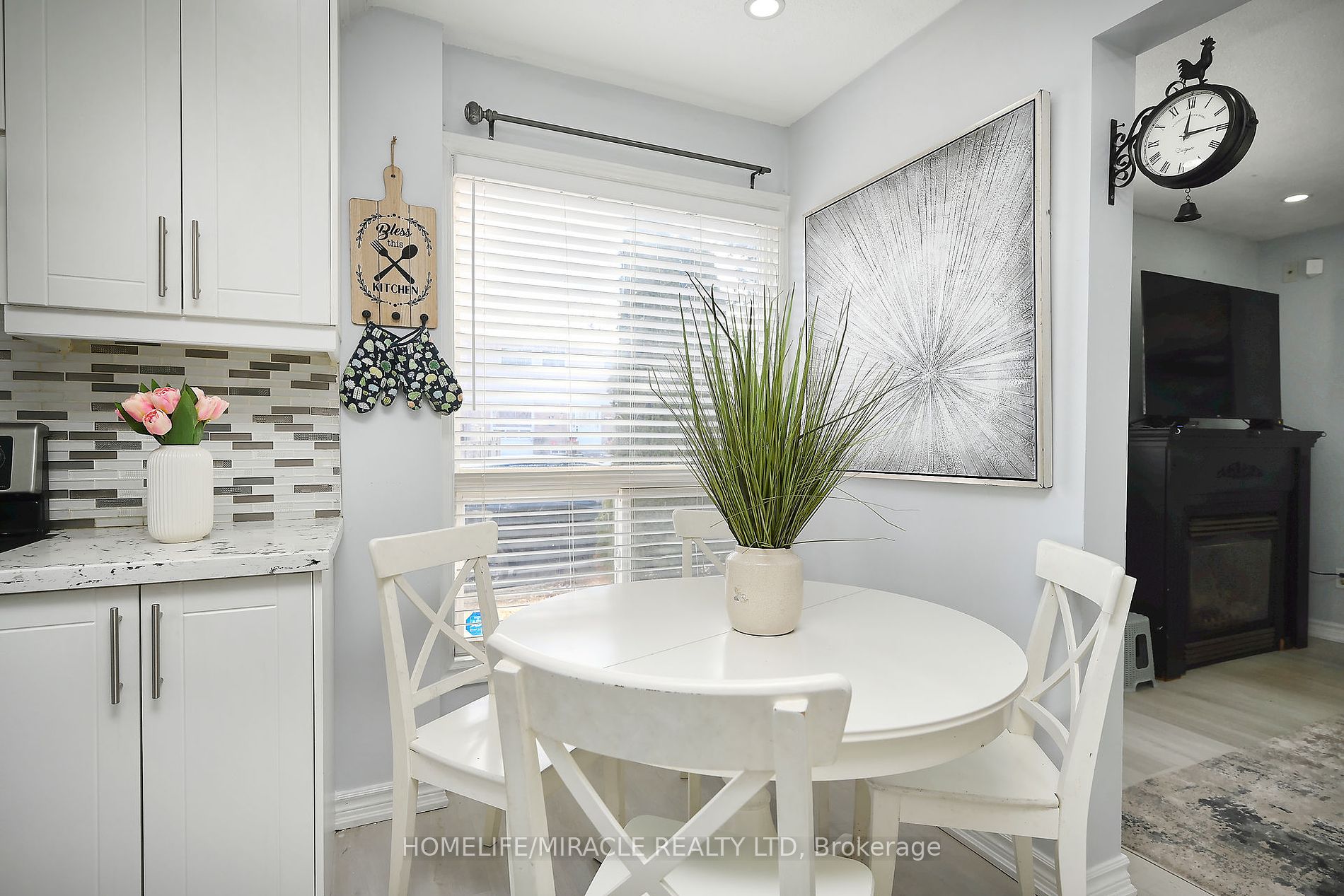 48 Grand Valley Dr