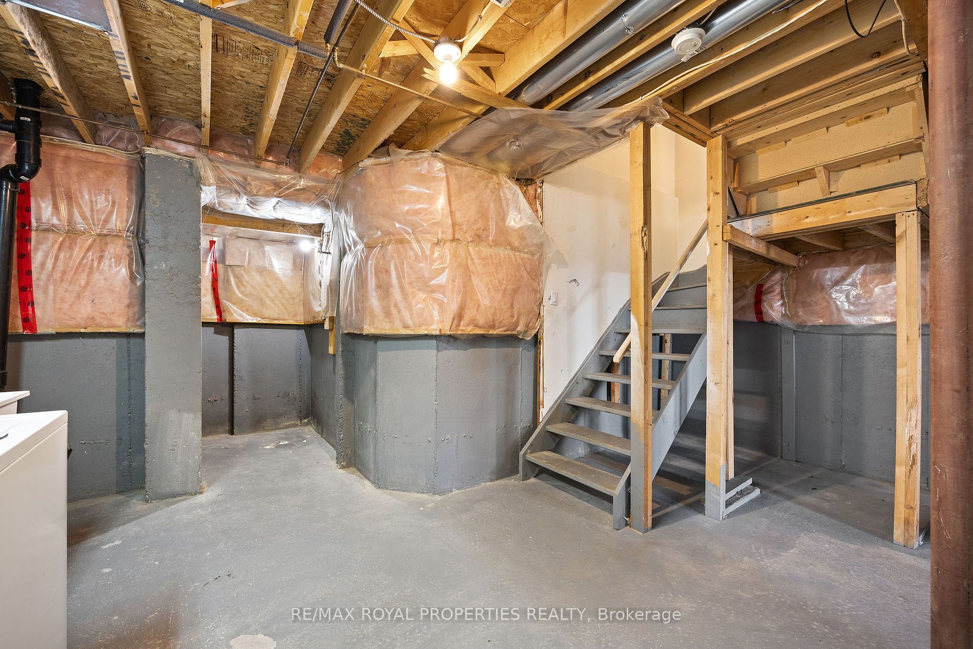 423 Jay Crescent