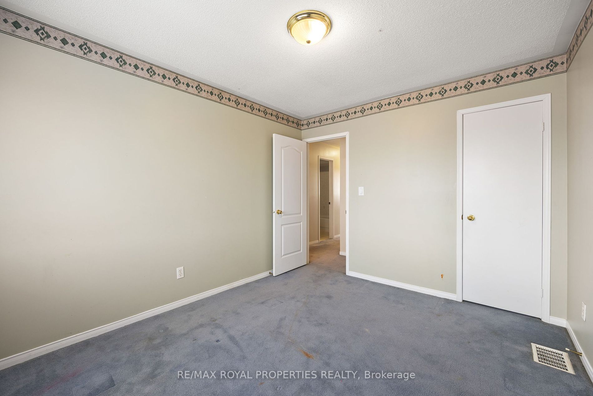 423 Jay Crescent