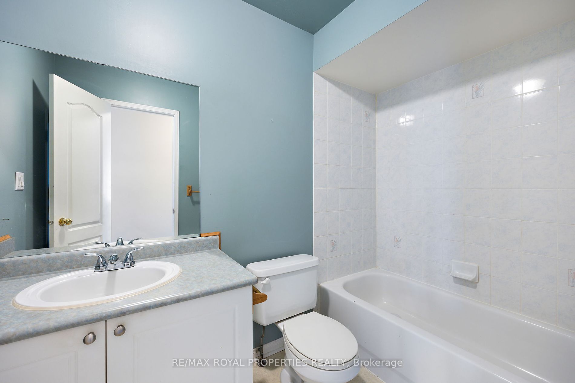 423 Jay Crescent