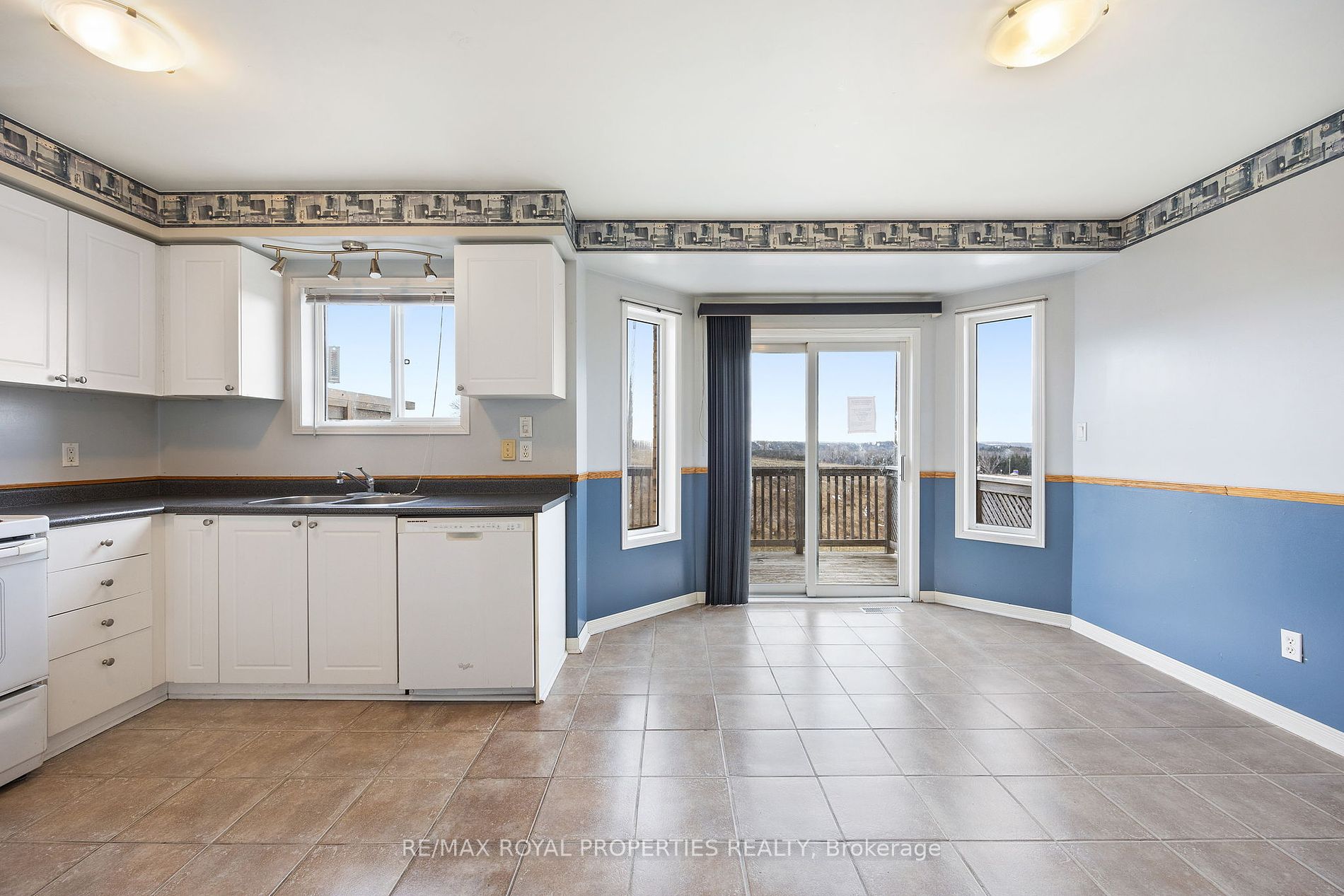 423 Jay Crescent