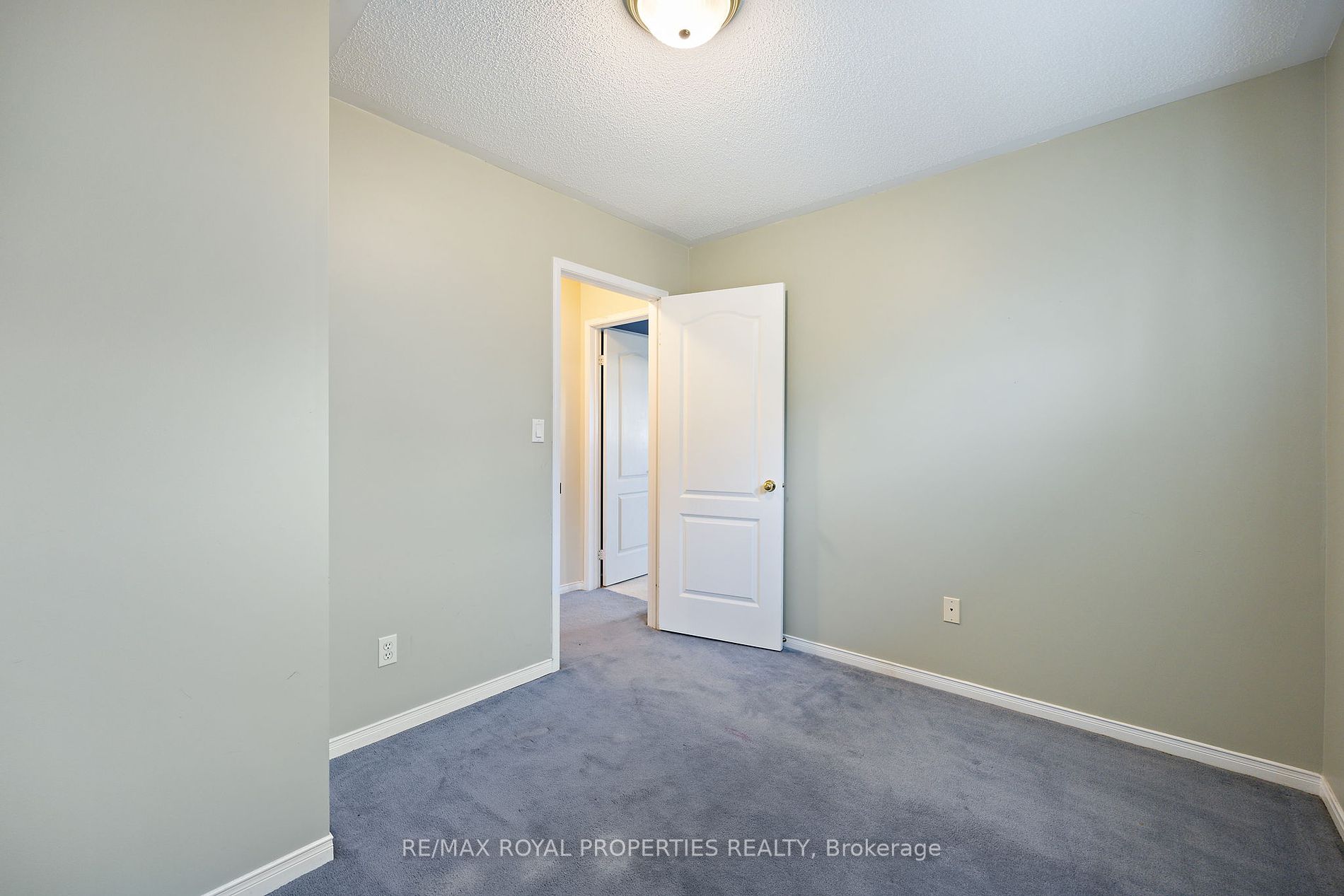 423 Jay Crescent