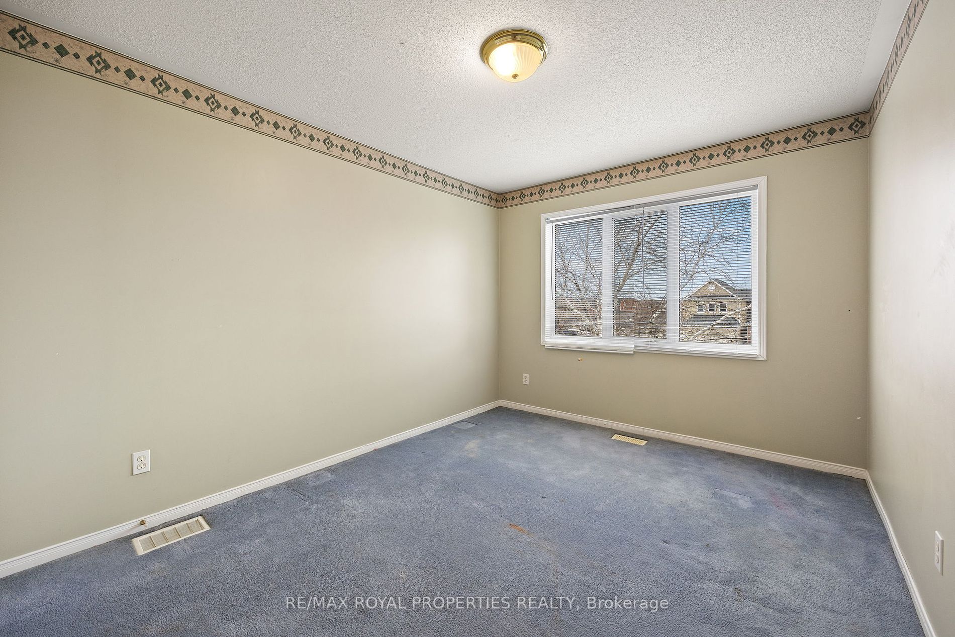 423 Jay Crescent