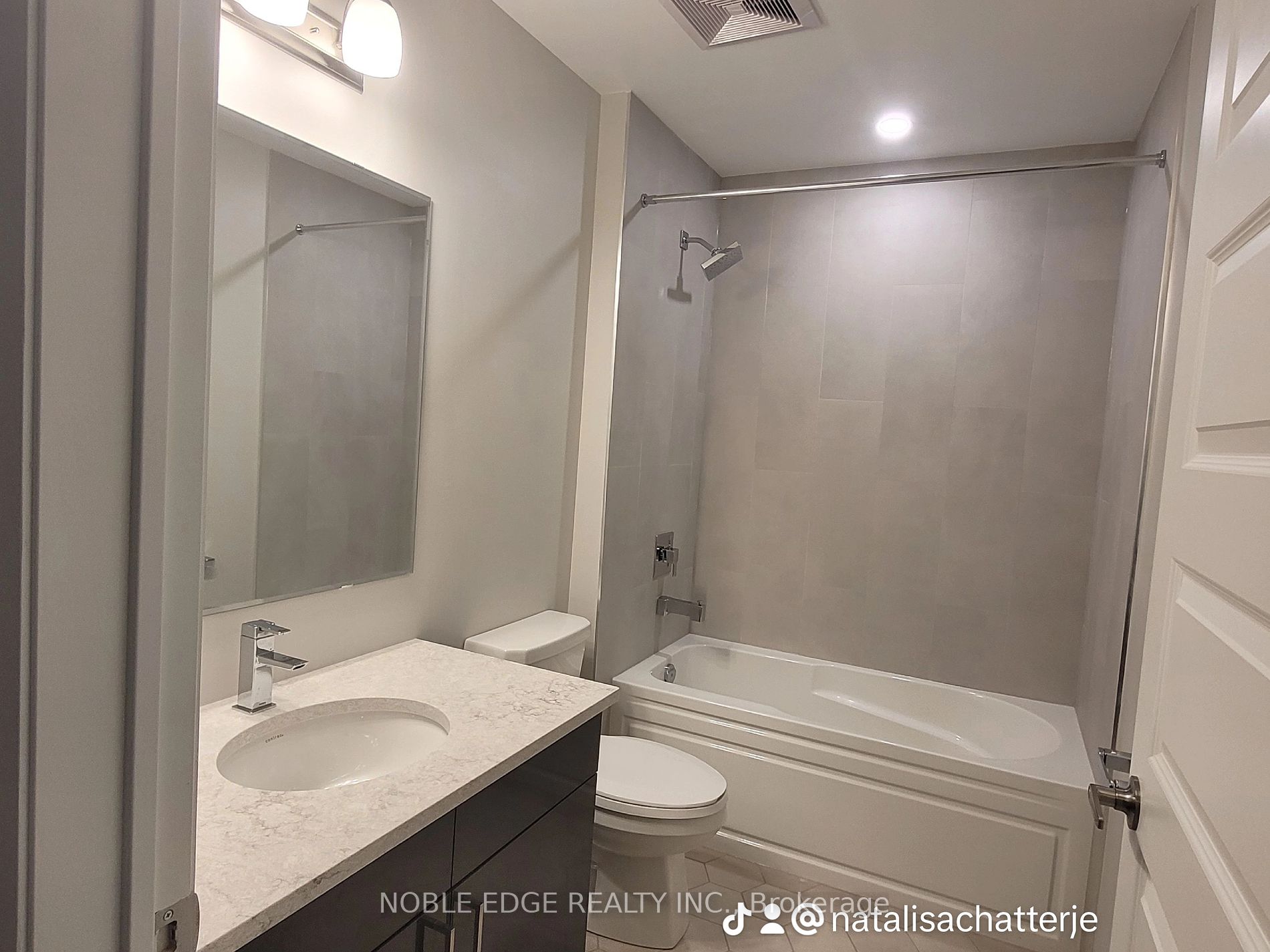 470 Gordon Krantz Ave, #205