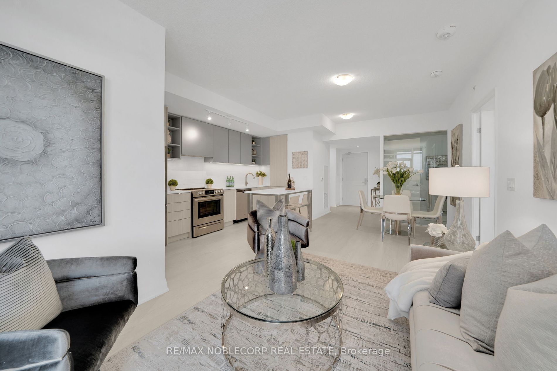 10 Gibbs Rd, #717