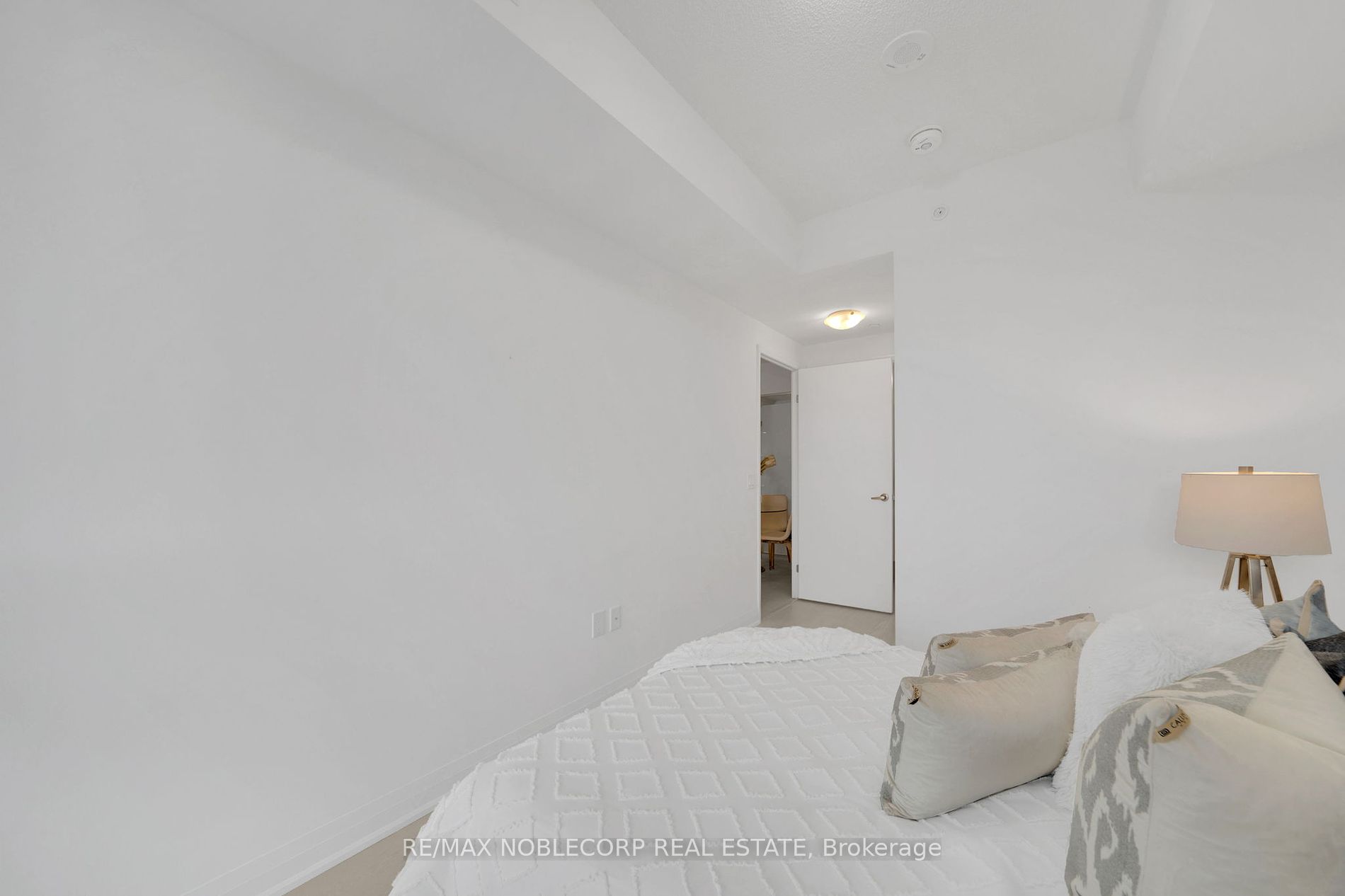 10 Gibbs Rd, #717