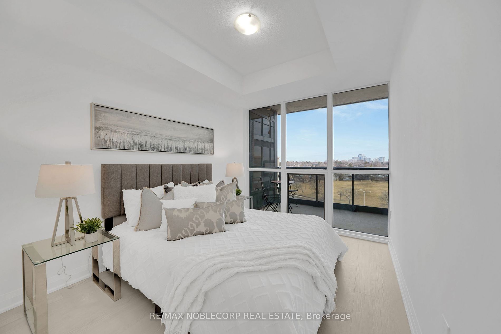 10 Gibbs Rd, #717