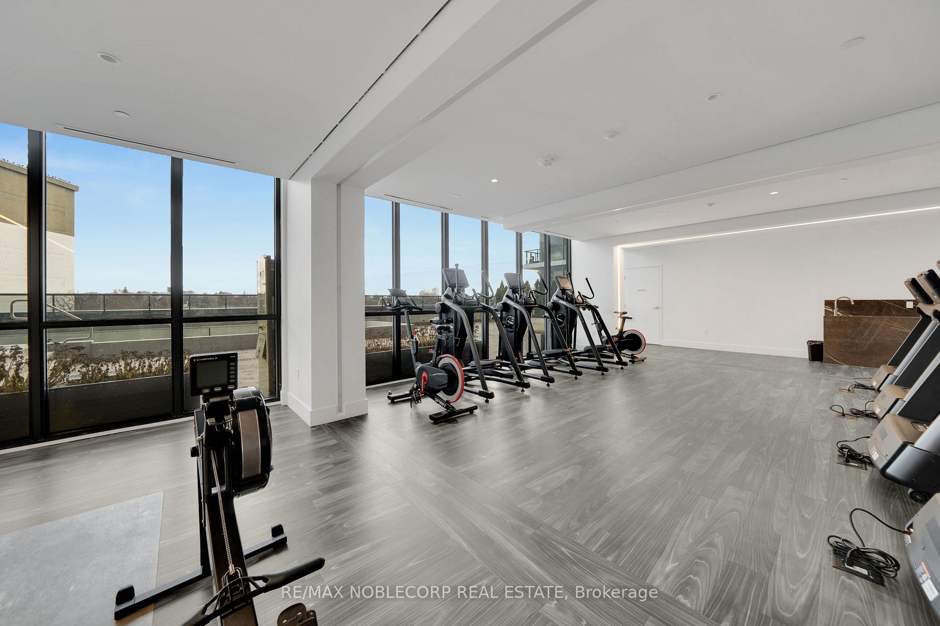 10 Gibbs Rd, #717