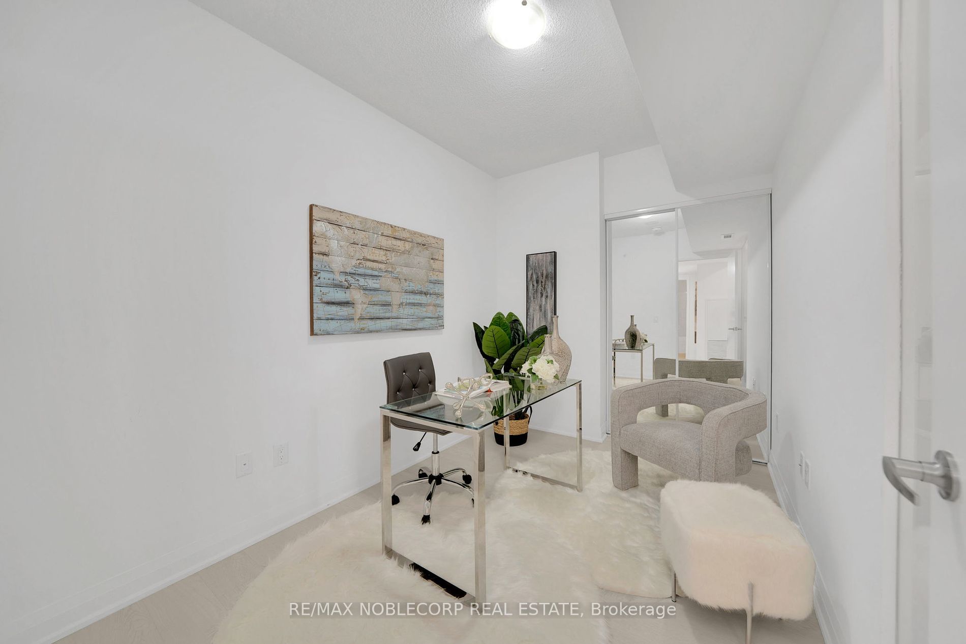 10 Gibbs Rd, #717