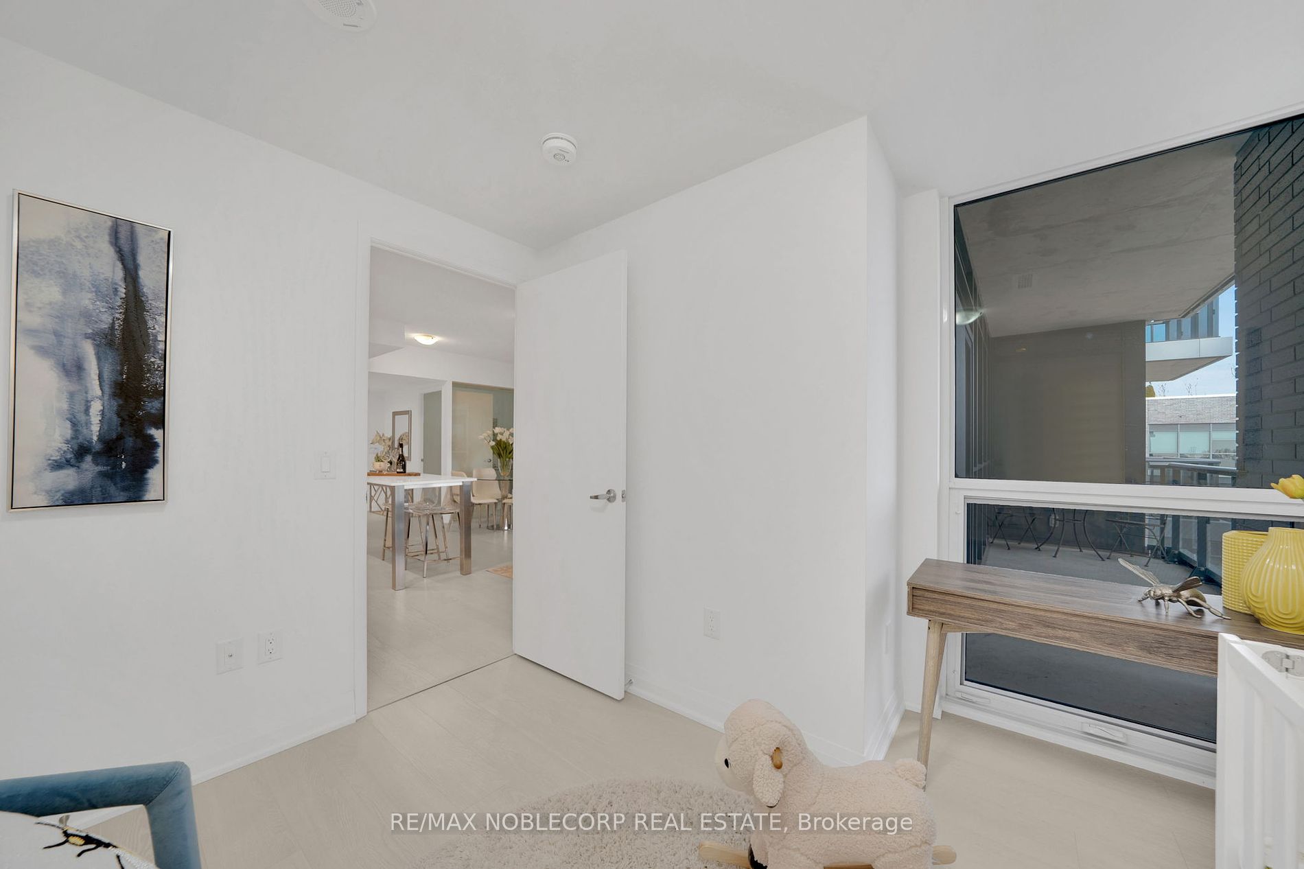 10 Gibbs Rd, #717