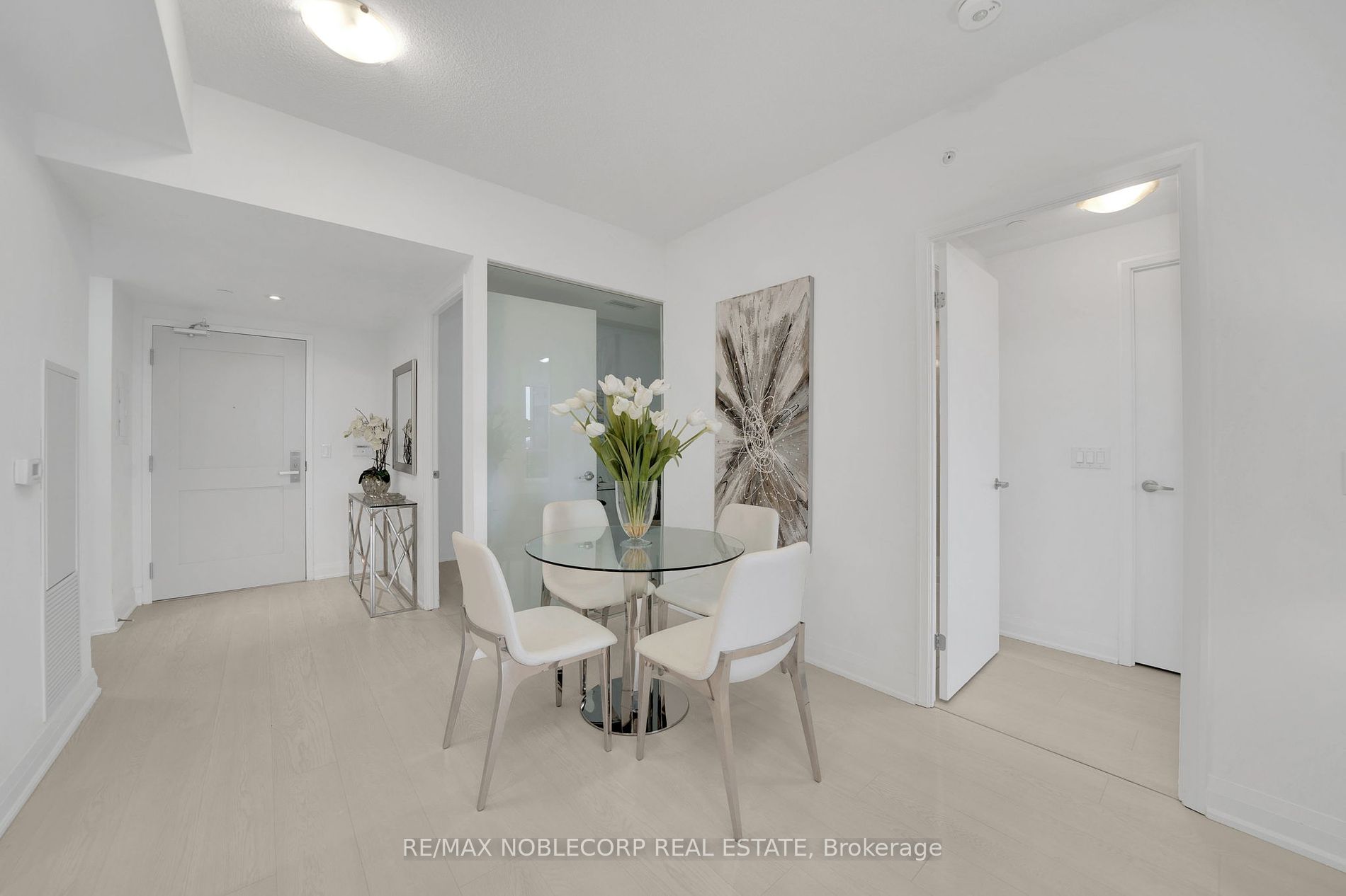 10 Gibbs Rd, #717