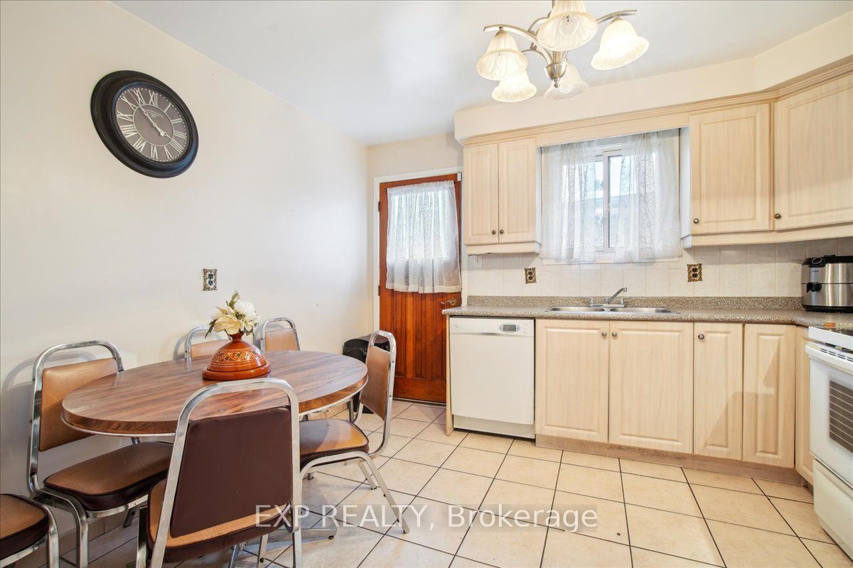 3218 Monica Dr