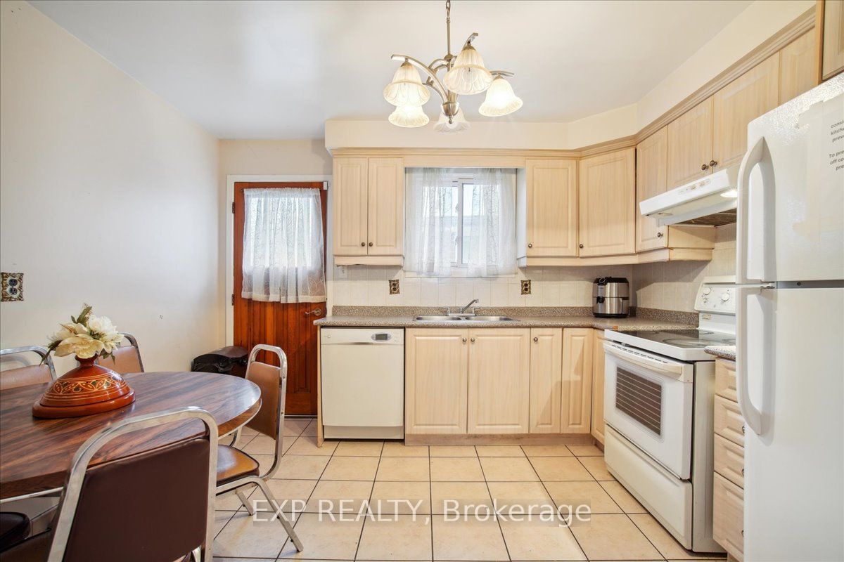 3218 Monica Dr