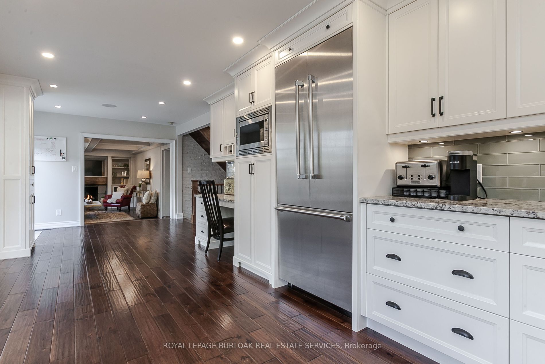 409 Valanna Cres