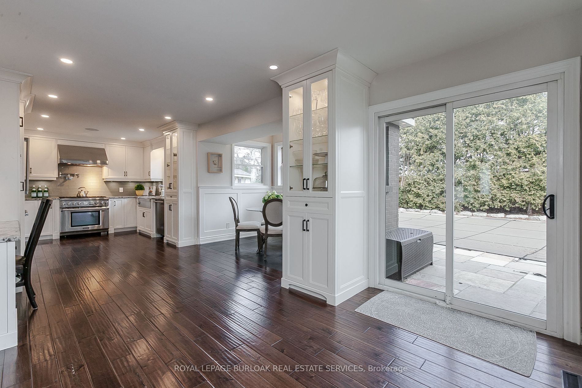 409 Valanna Cres