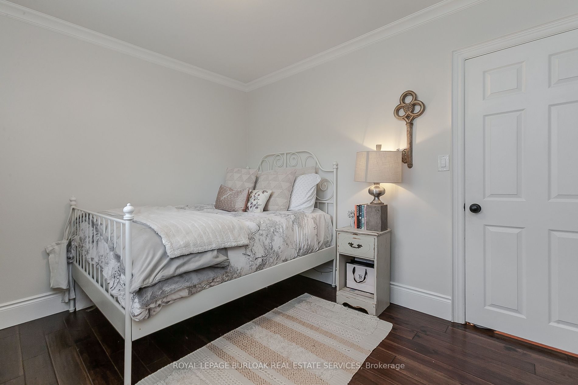 409 Valanna Cres