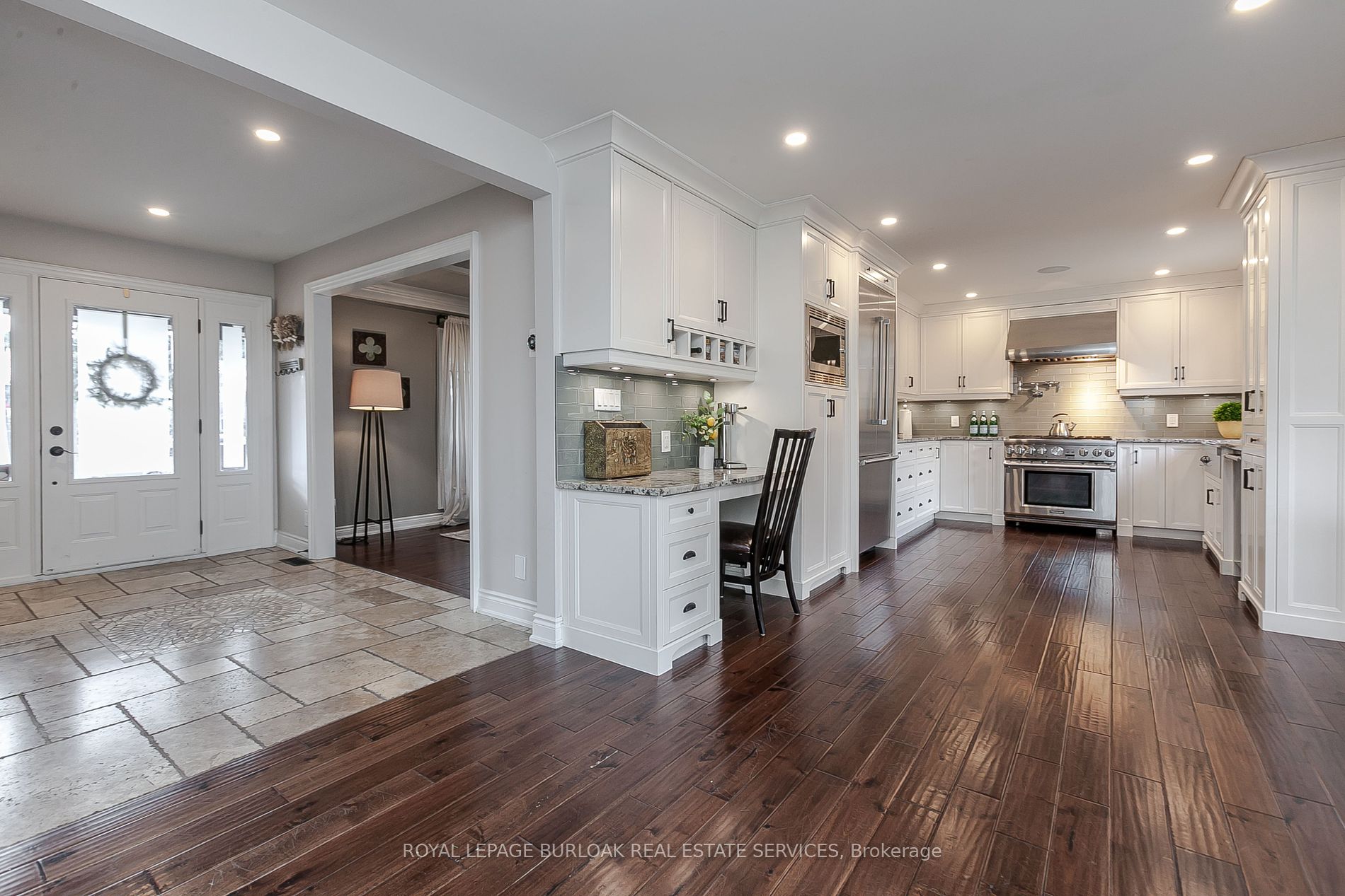 409 Valanna Cres