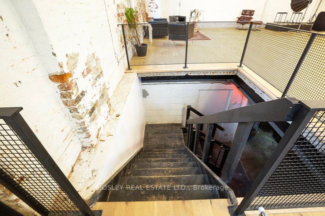 1233 Queen St W, #Rear