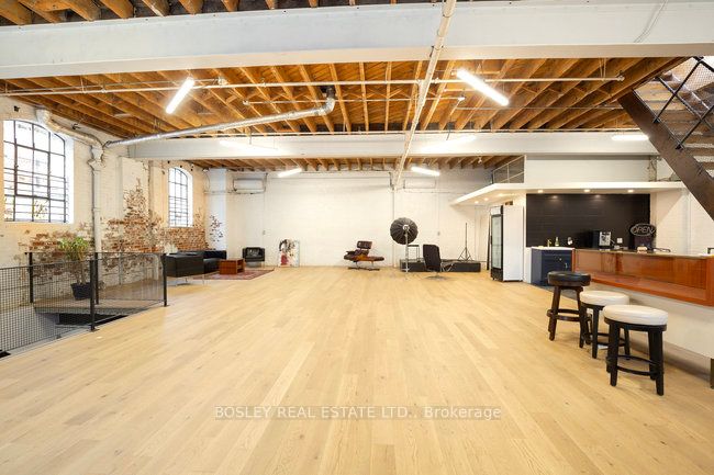1233 Queen St W, #Rear
