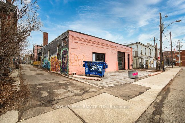 1233 Queen St W, #Rear