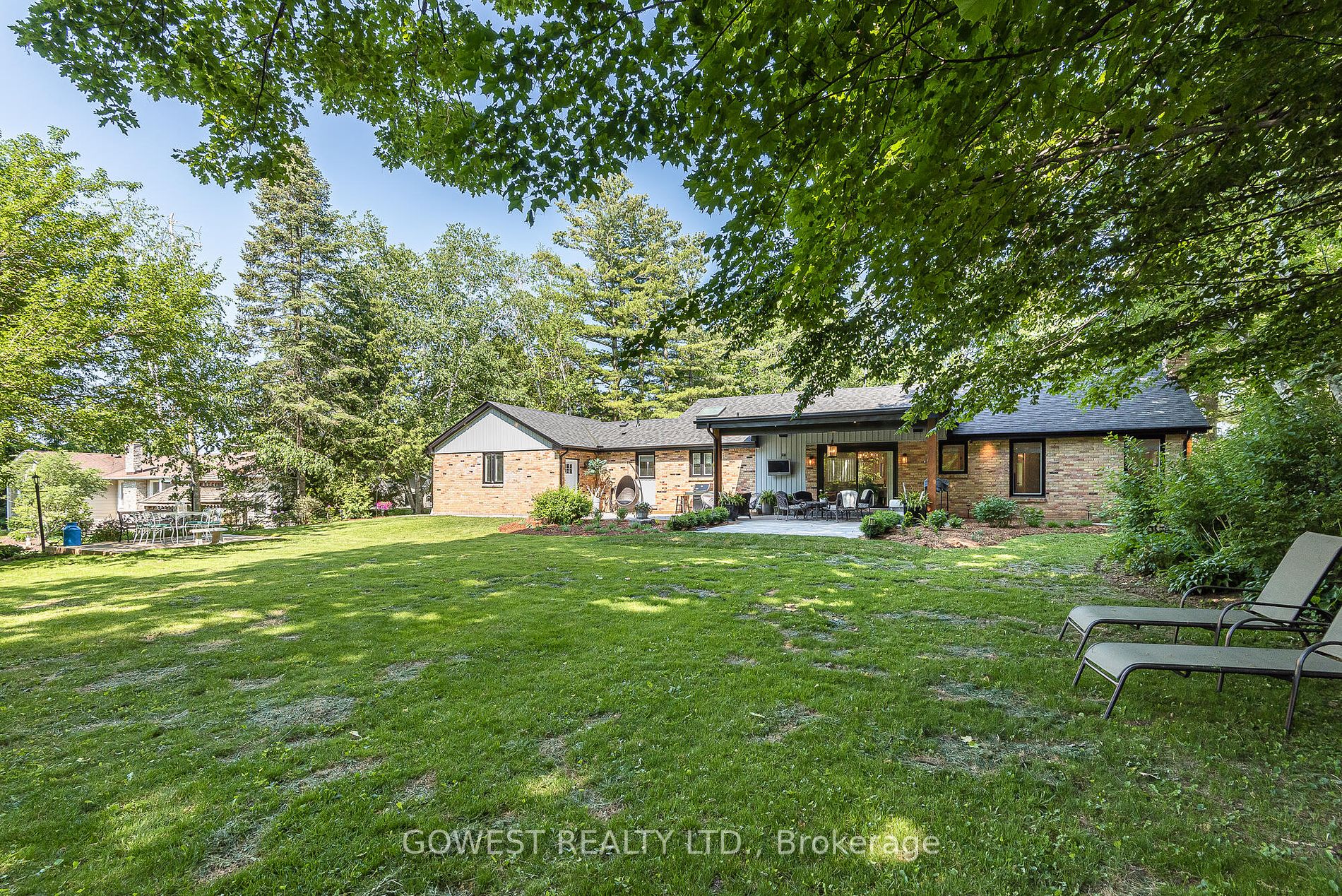 1300 1 Side Road