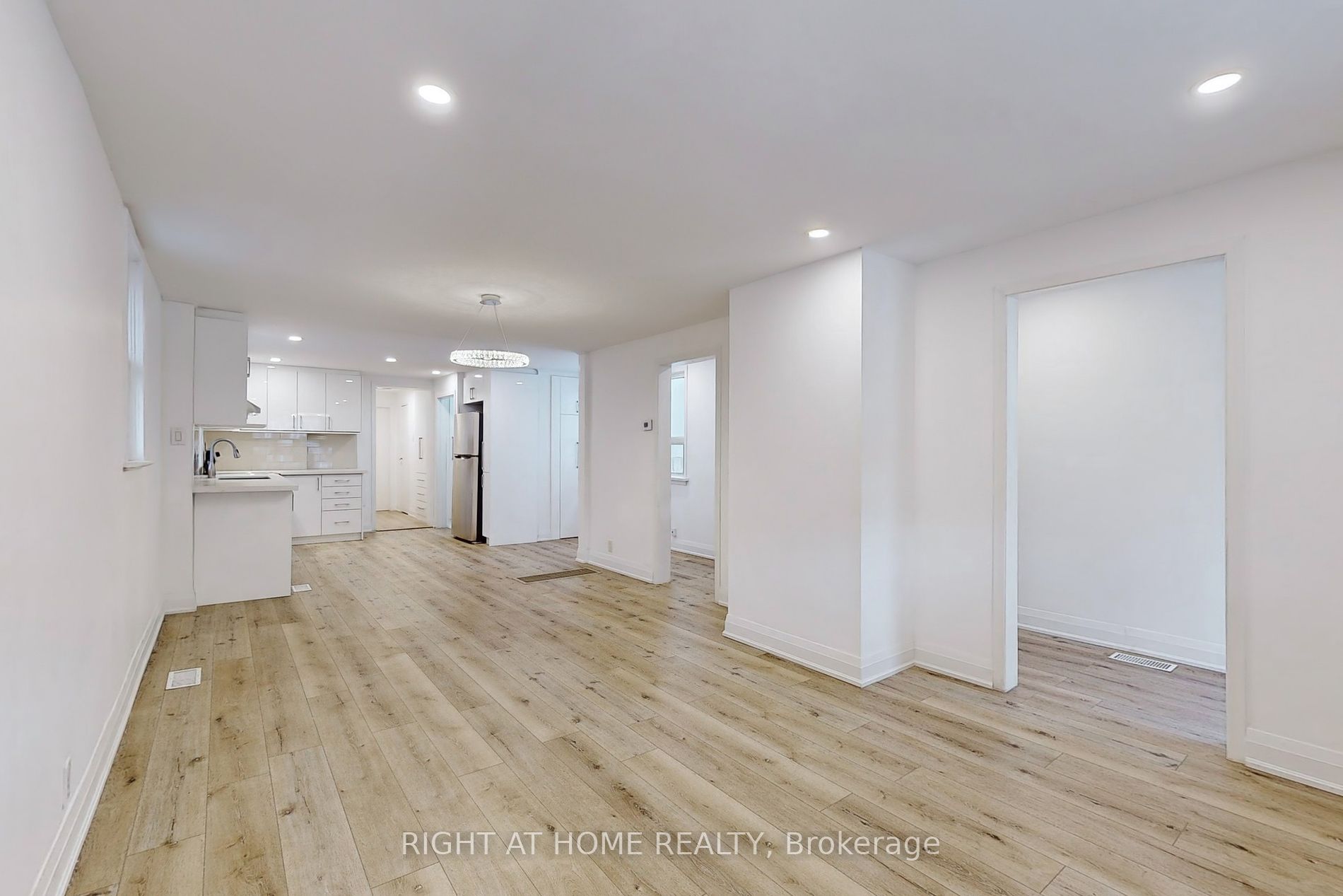 133 Lake Cres