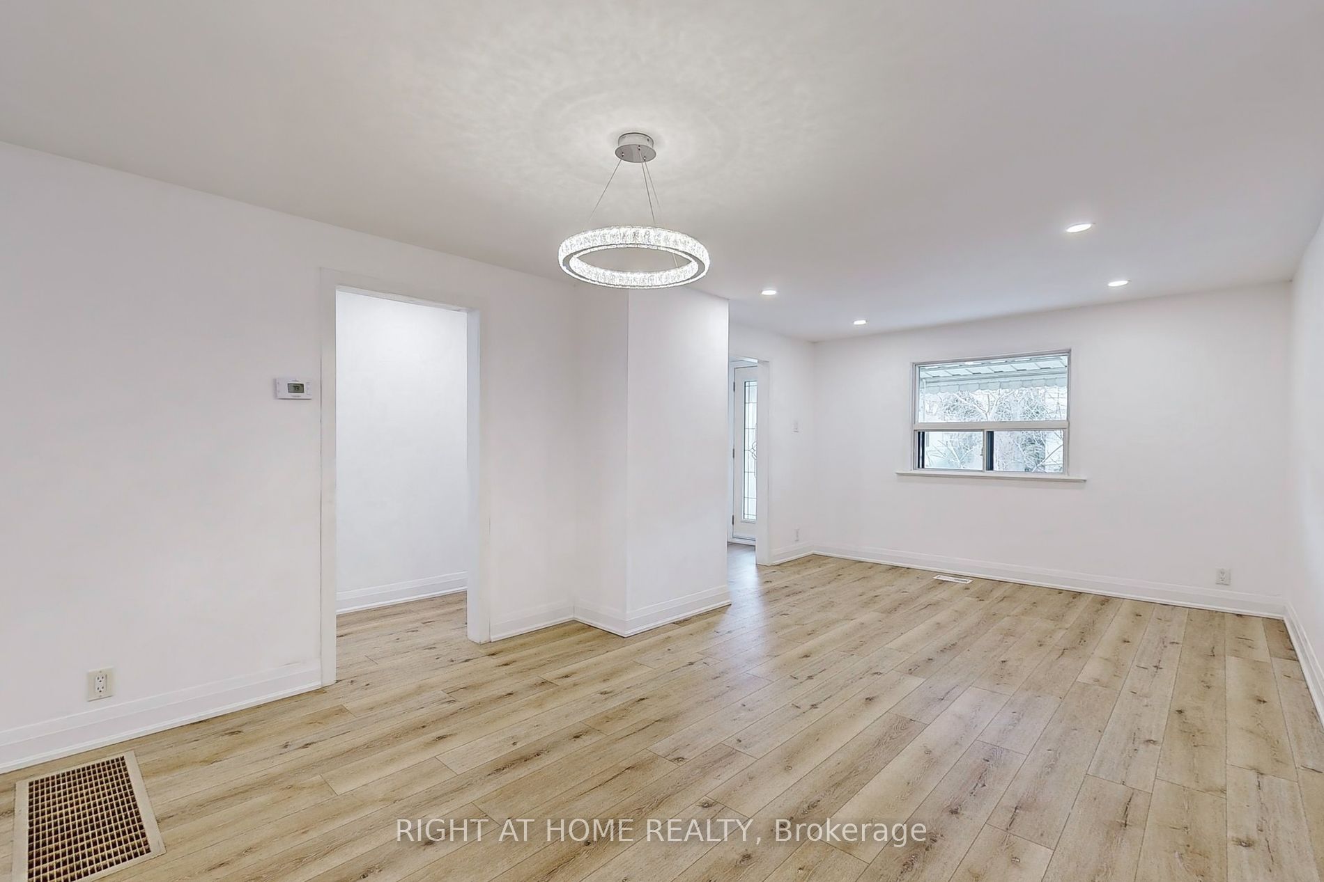 133 Lake Cres